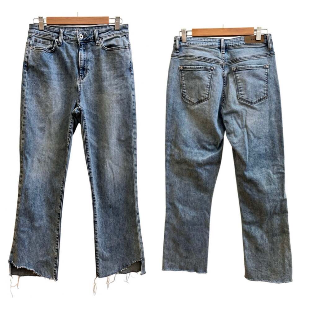 DKNY Size 29 Raw Asymmetrical Hem Straight Leg Crop Flare Jeans 24 Inch Inseam